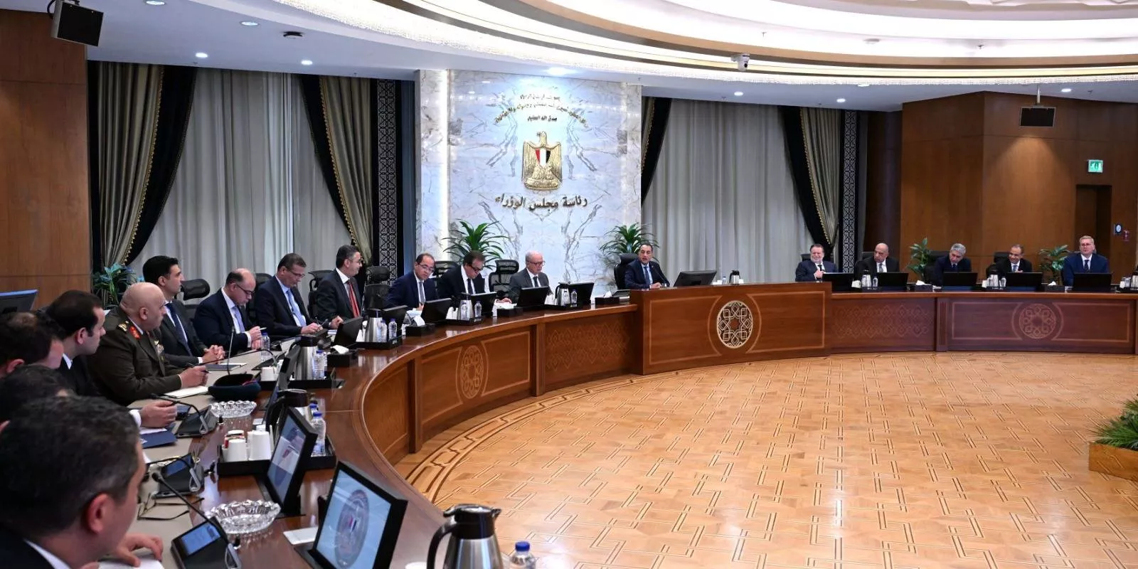 العودة للمواعيد الطبيعة.... تعرف على مواعيد فتح وغلق المحال العامة
